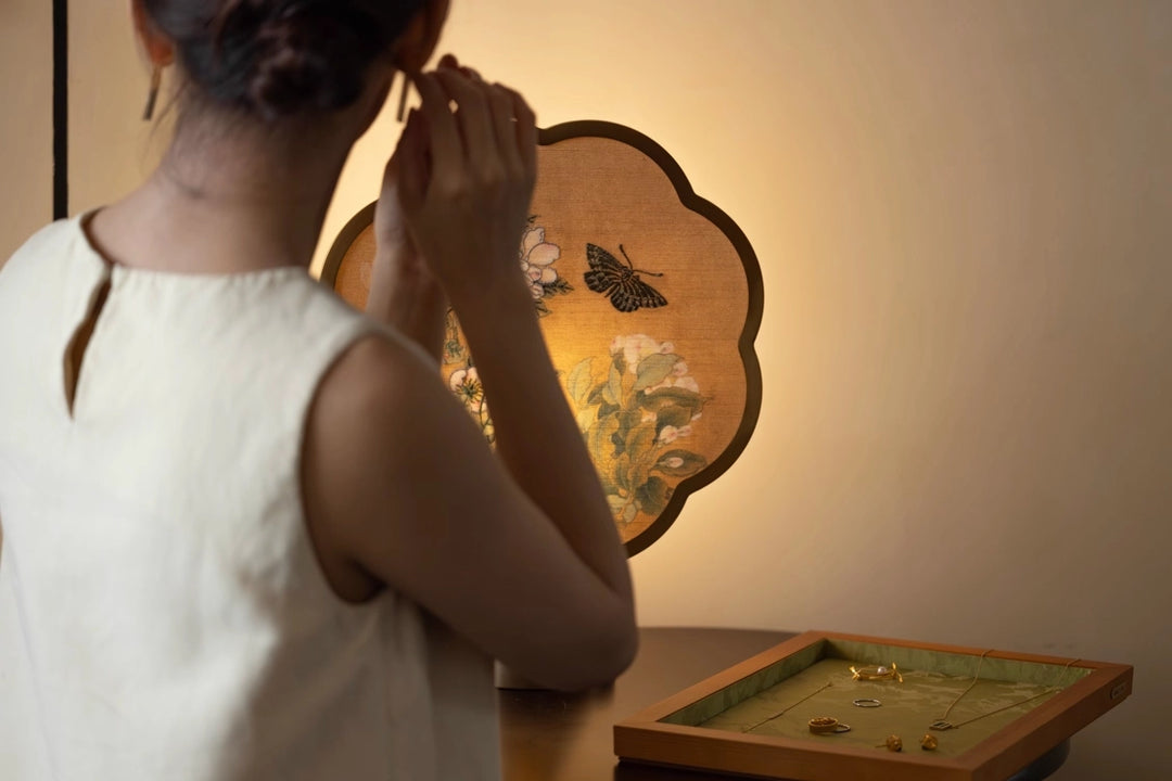 מנורת צד Spring Whispers