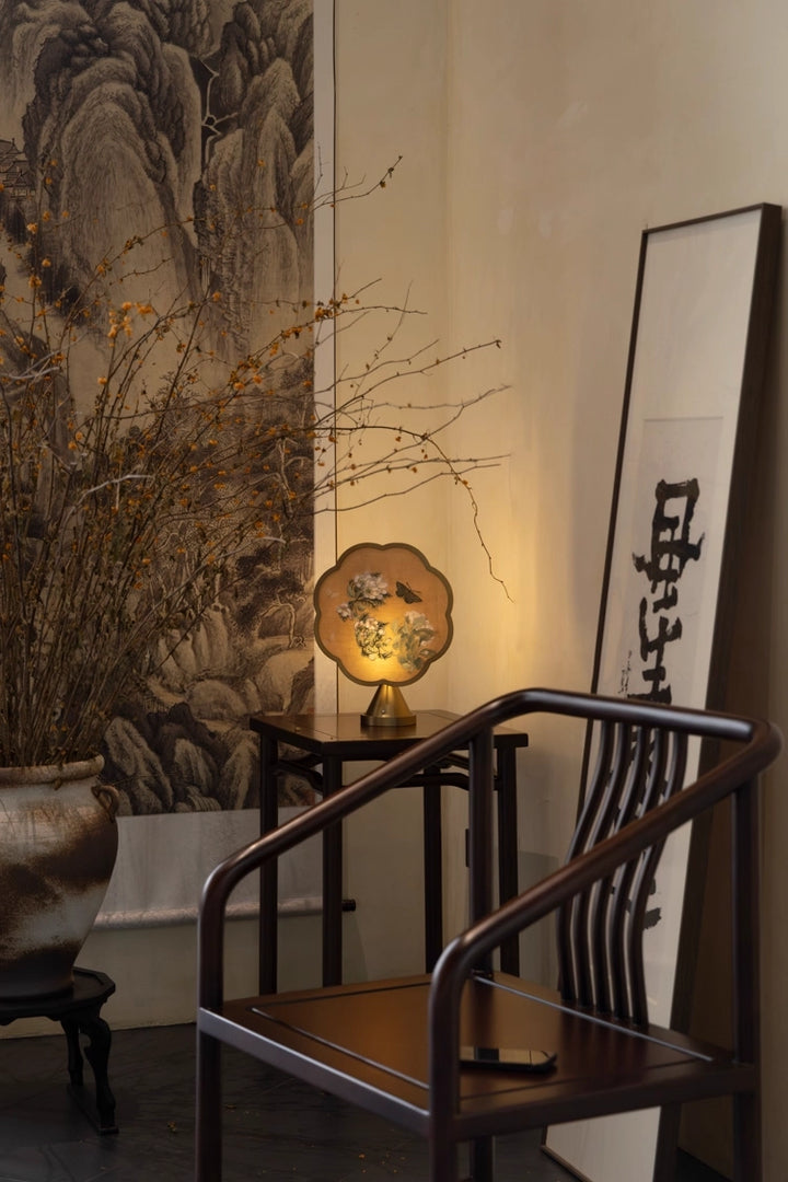 מנורת צד Spring Whispers