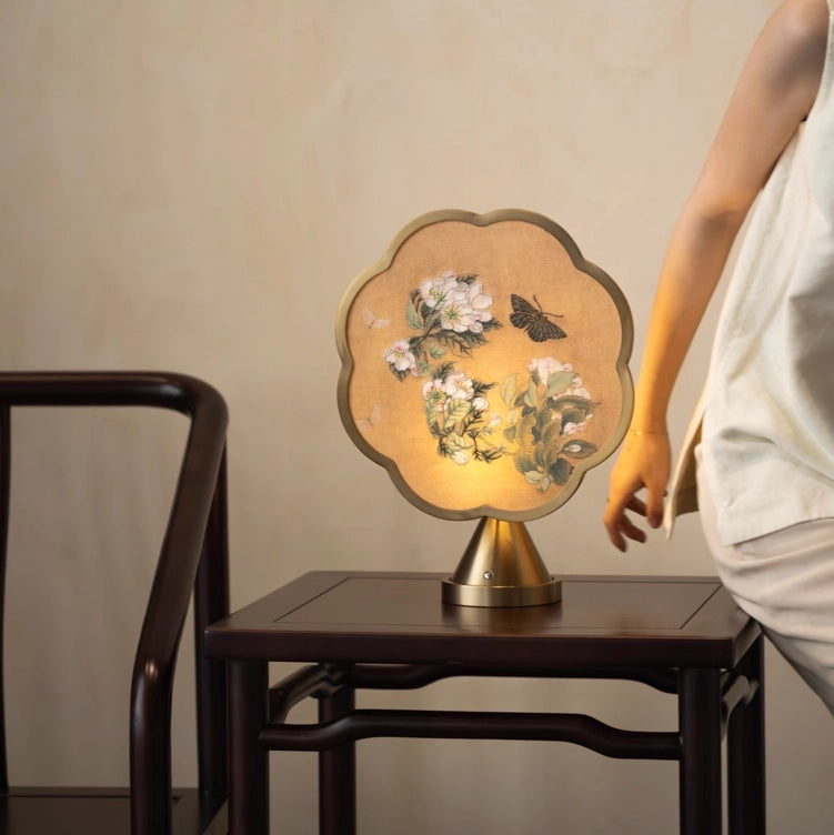 מנורת צד Spring Whispers