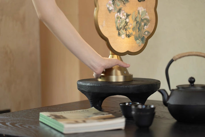 מנורת צד Spring Whispers