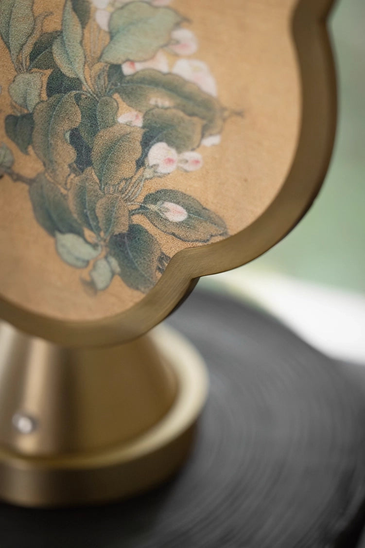 מנורת צד Spring Whispers