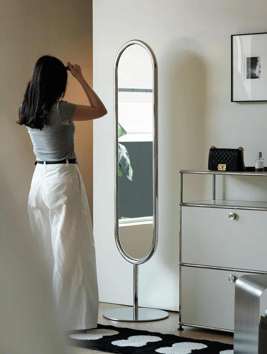 מראה עומדת Back