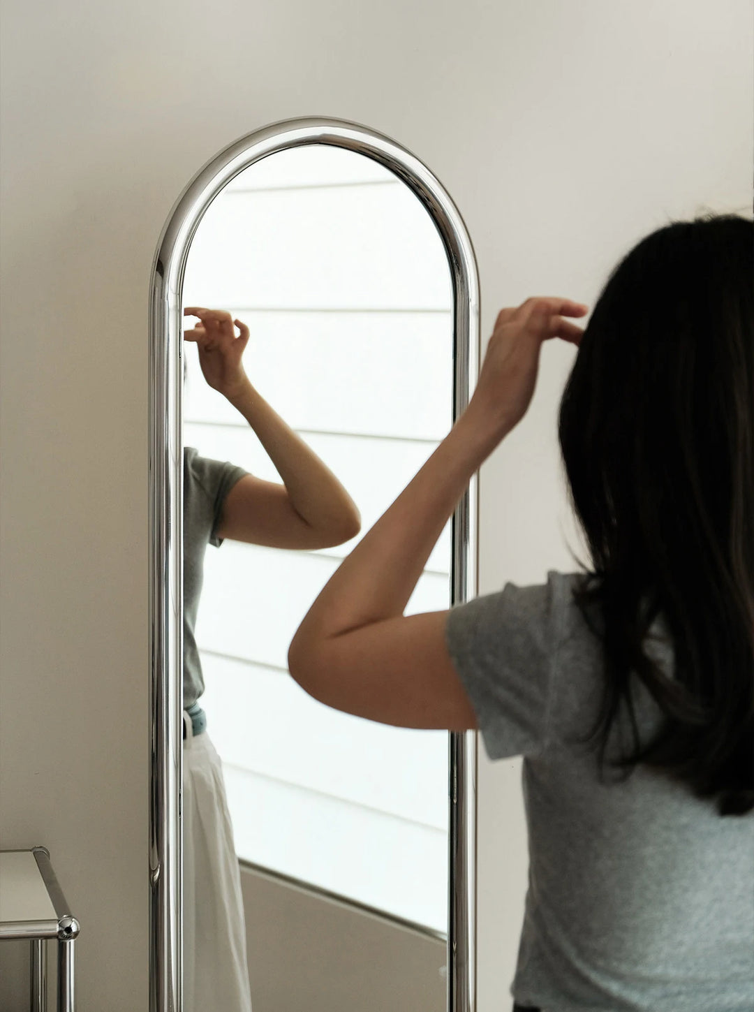 מראה עומדת Back