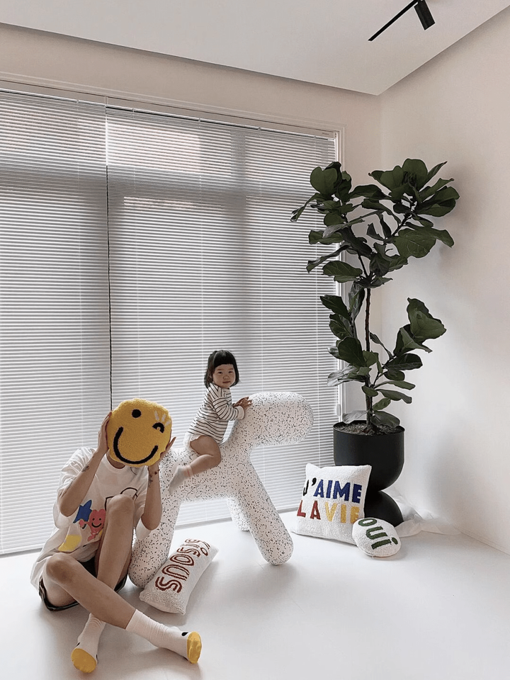 4-min.png
